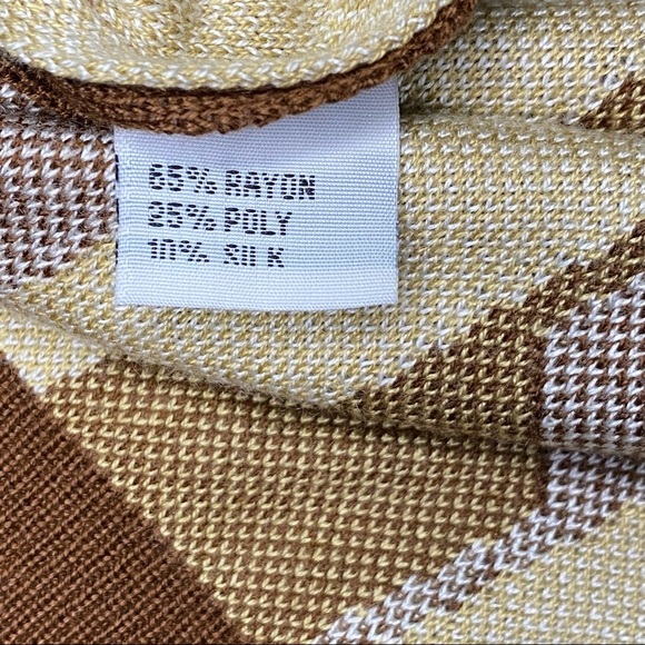 Michael Irvin Playmaker Brown Sweater V-Neck Golf Vest - Picture 4 of 5